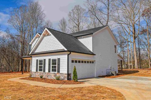 110 Towerview Cir, Mount Airy, GA 30563-3803