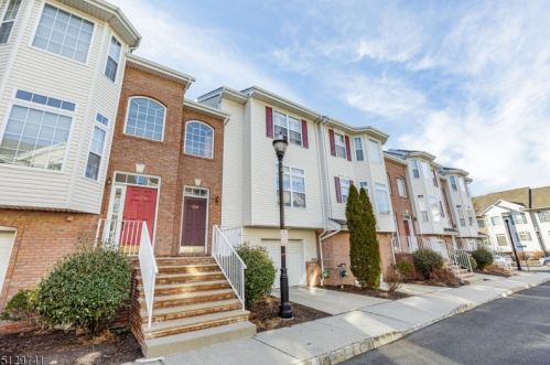 1354 Genovese Ln, Rahway, NJ