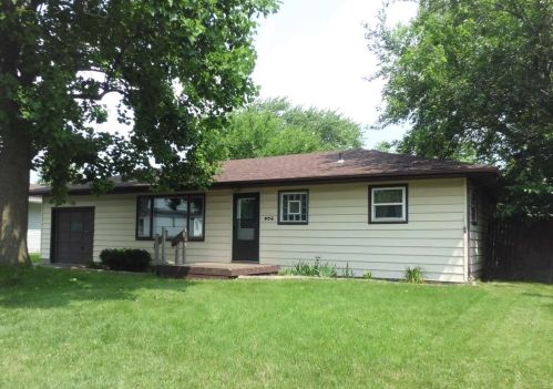 906 39th Ave, Hobart, IN 46342-2122
