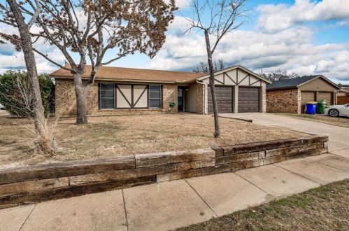 6325 Cascade Cir, Fort Worth TX  76148-2199 exterior