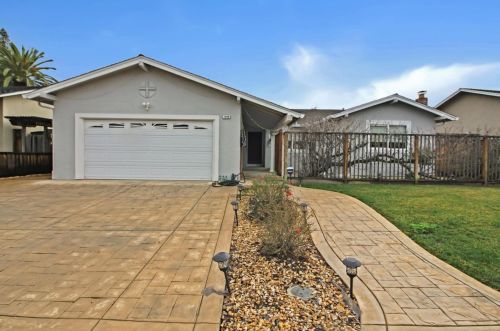 1064 Timbercrest Dr, San Jose, CA 95120-1948
