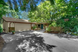 13207 67th Ave, Kirkland, WA 98034-1652