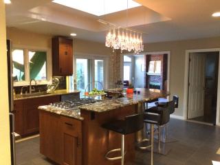 1280 Estate Dr, Los Altos CA  94024-6100 exterior