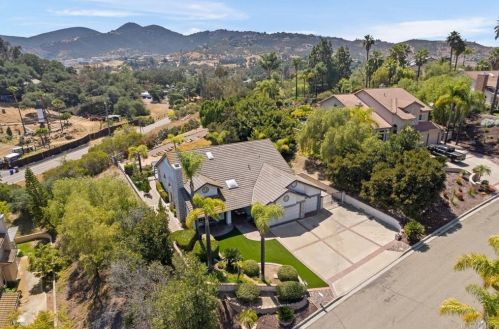 1463 Oak View Way, Escondido, CA 92029-1865