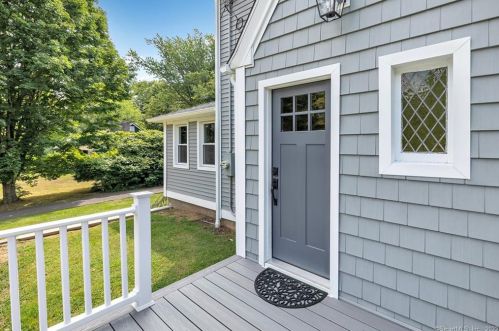 198 Meadow St, Huntington CT  06484-2265 exterior