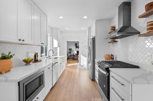 22721 Ladeene Ave, Torrance CA  90505-3440 exterior