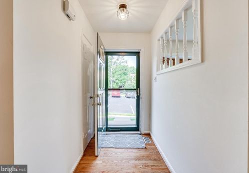 11962 Sentinel Point Ct, Herndon, VA 20191-4822