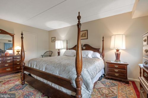 216 Valleybrook Dr, Lancaster PA  17601-4623 exterior