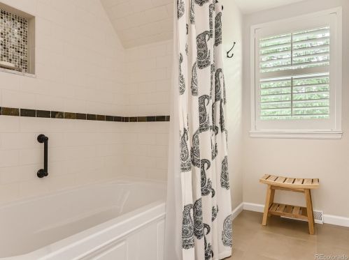 6890 Niagara Ct, Englewood CO 80112-1011 exterior