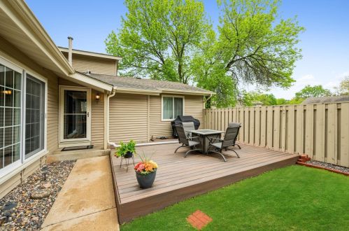 1048 Carmel Ct, Saint Paul MN  55126-5879 exterior