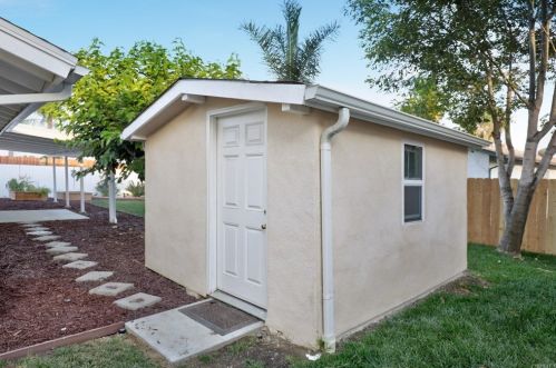 338 Plaza De Benito Juarez, Vista CA  92083-3549 exterior