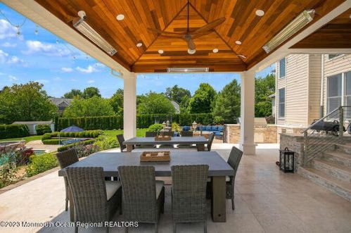 15 Pegasus Dr, Tinton Falls NJ 07724-2875 exterior