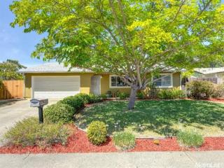 211 Frankwood Dr, Folsom, CA 95630-2707
