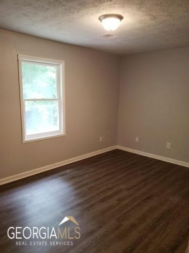 665 Hunting Creek Ln, Conyers GA  30013-1739 exterior