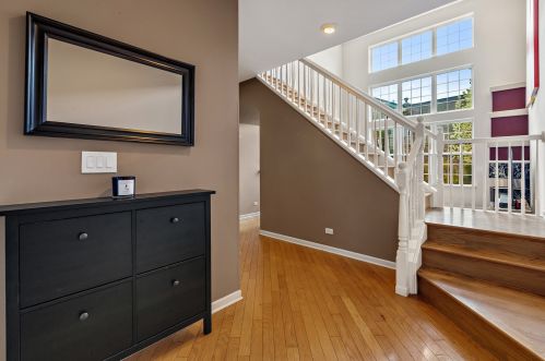114 Commons Ct, Wheeling IL  60090-7008 exterior