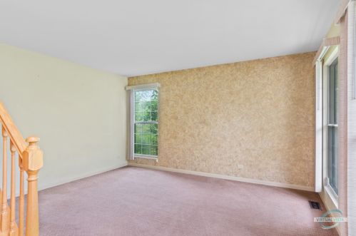 1100 Oxford Ln, South Elgin, IL 60177-2736