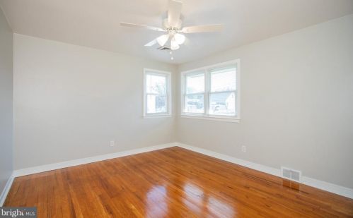 15 Holt Cir, Trenton NJ  08619-1654 exterior