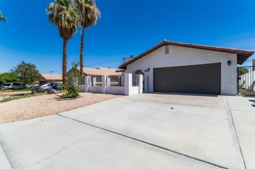 52050 Avenida Obregon, La Quinta, CA 92253-3238