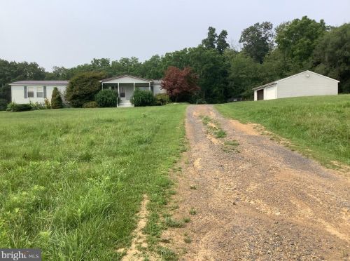 245 Gladiator Way, Hedgesville WV 25427-6578 exterior