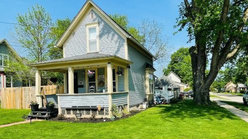 128 Washington St, Carpentersville, IL 60110-1834