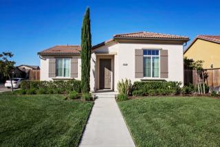 1802 Highland Ave, Clovis, CA 93619-5083