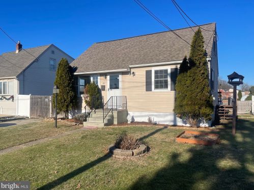 931 Center Ave, Gloucester, NJ 08031-1610