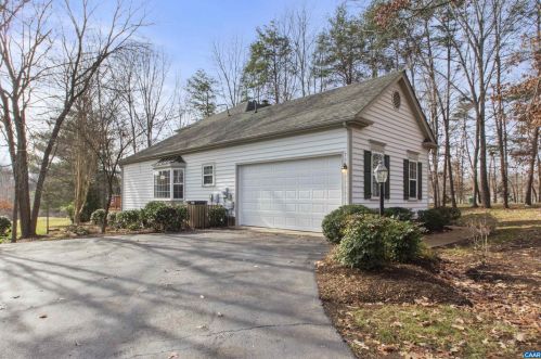 1554 Heathrow Ln, Keswick, VA 22947-9179