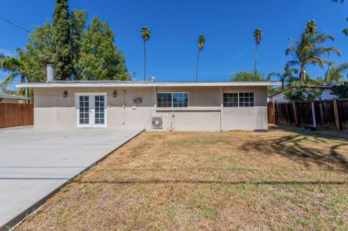 5566 Dewey Ave, Riverside CA  92504-1622 exterior