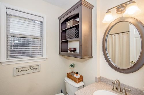 244 Bastrop St, Angleton TX 77515-4106 exterior