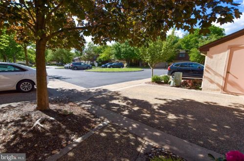 343 Sayre Dr, Princeton NJ  08540-5839 exterior