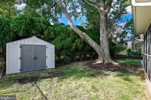 112 Blf Ter, Silver Spring MD 20902-3103 exterior