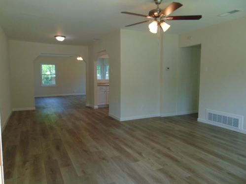 307 Brownlee Ave, Dallas, TX 75224-3535