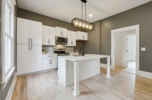 541 Elbridge Dr, Atlanta GA  30318-5103 exterior