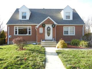 39 Draper Ave, Meriden, CT 06450-7708