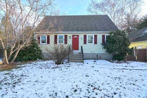 12 Olesen Rd, Derry, NH 03038-4846