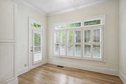 33 Habersham Cove Dr, Atlanta GA  30305-5402 exterior