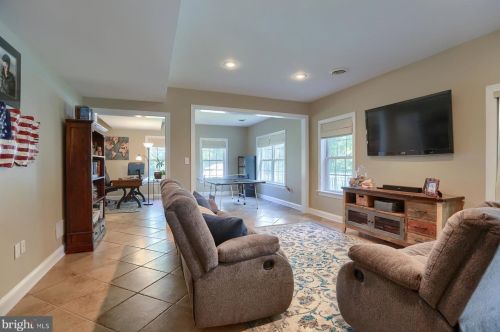 101 Shatto Dr, Carlisle PA  17013-2120 exterior