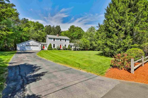 17 Douglas Dr, Amherst, NH 03031-2229