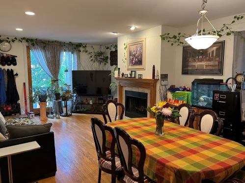 2649 Rice St, Chicago, IL 60622-8373
