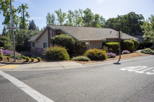 9051 Winding Oak Dr, Fair Oaks, CA 95628-4150
