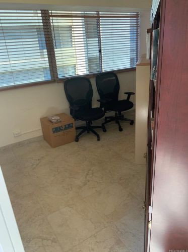 2547 Ala Wai Blvd, Honolulu HI  96815-3457 exterior