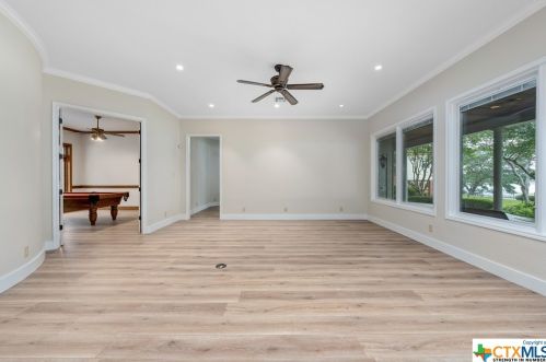 908 Cres Dr, Morgans Point TX 76513-6722 exterior