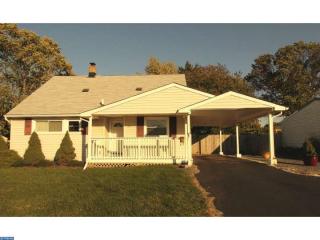 13 Cumberland Rd, Trenton, NJ 08690-2124