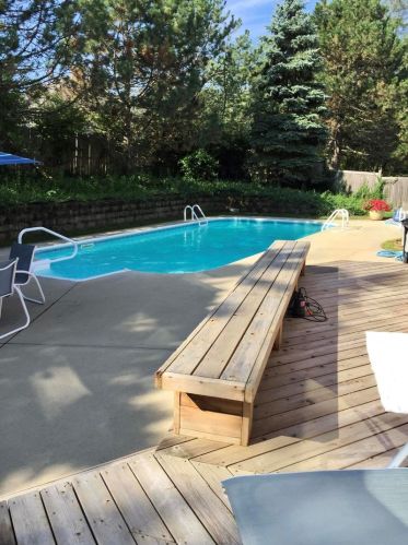 2337 Iroquois Dr, Glenview, IL 60026-1033