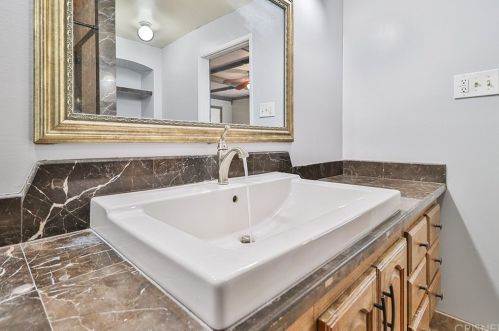 2693 Royal Ave, Simi Valley CA 93065-4768 exterior