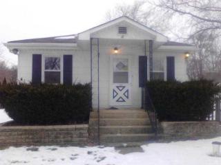 424 Riverside Dr, Volo, IL 60051-8772