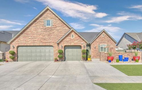 1664 Cindy Ave, Clovis, CA 93619-0400