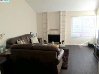26613 Joshua St, Hayward, CA 94544-3548