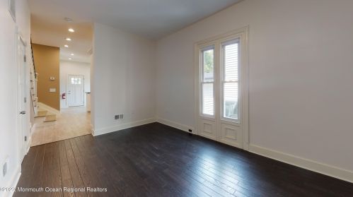 43 Linden Pl, Tinton Falls NJ  07701-1932 exterior