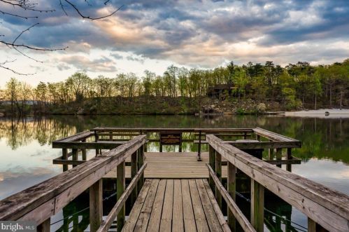 365 Prado Way, Berkeley Springs WV  25411-3264 exterior